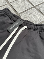 ESSENTIAL SHADOW LOUNGE FLARE PANTS：エッセンシャル シャドウ ラウンジ フレア パンツ