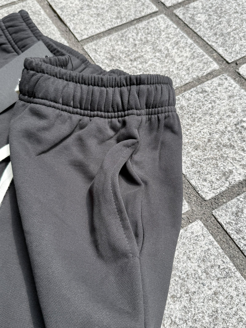 ESSENTIAL SHADOW LOUNGE FLARE PANTS：エッセンシャル シャドウ ラウンジ フレア パンツ