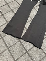 ESSENTIAL SHADOW LOUNGE FLARE PANTS：エッセンシャル シャドウ ラウンジ フレア パンツ
