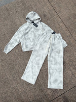 DAMAGED PATCH WHITE SKINNY DENIM: Damaged patch white skinny denim
