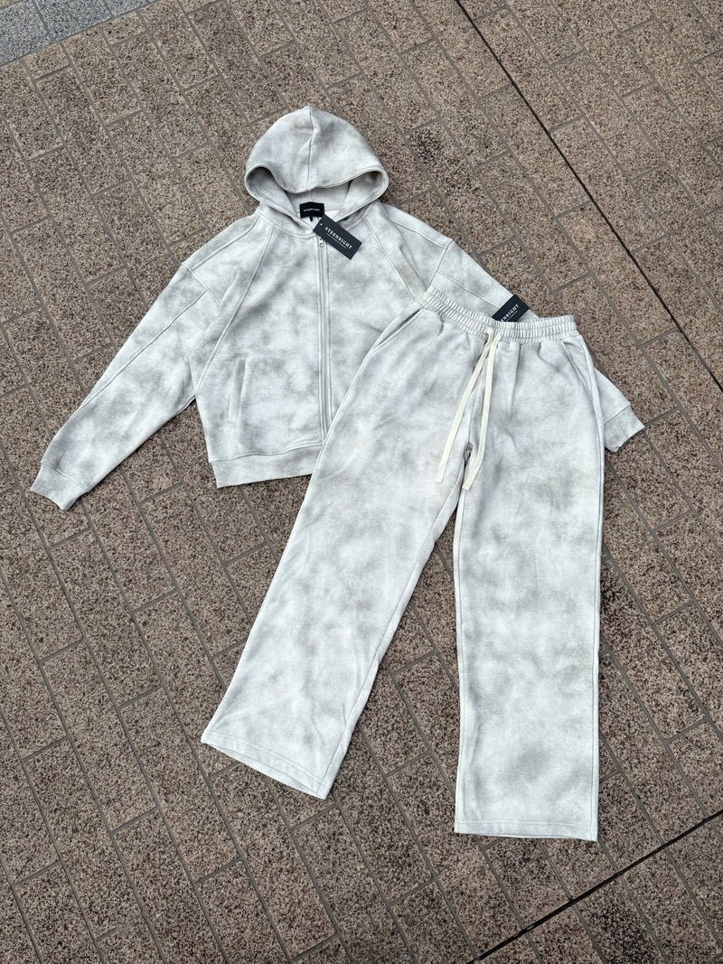 DAMAGED PATCH WHITE SKINNY DENIM: Damaged patch white skinny denim