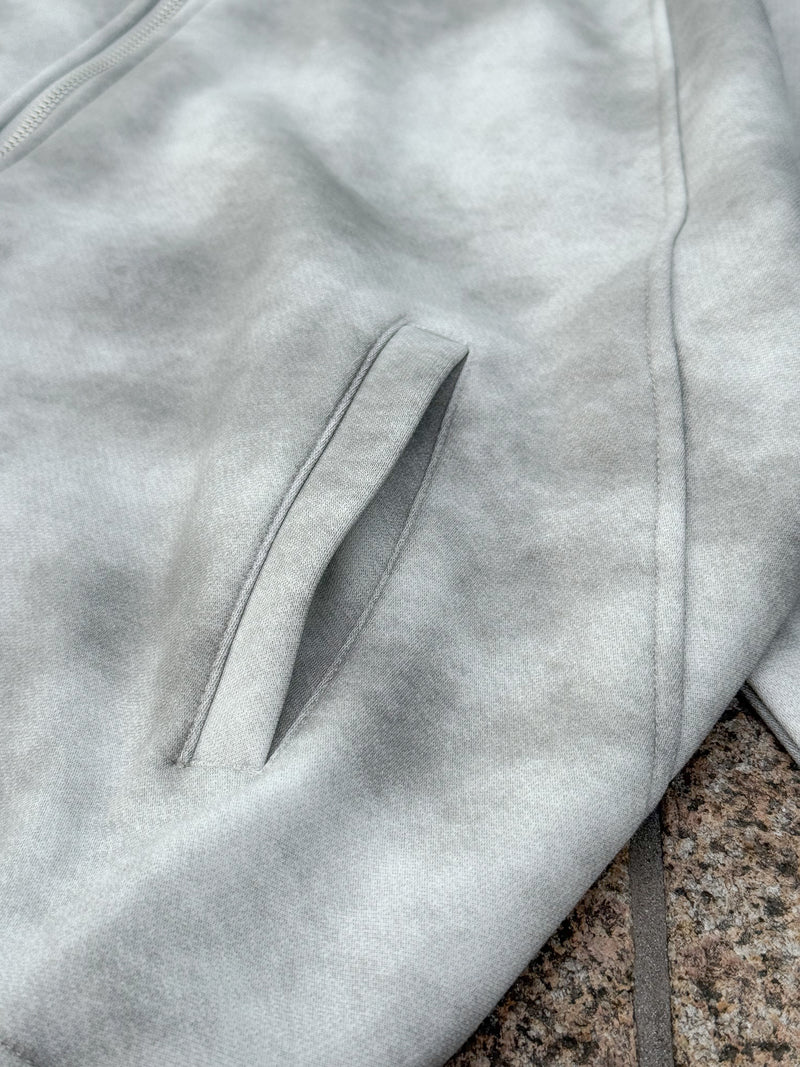 DAMAGED PATCH WHITE SKINNY DENIM: Damaged patch white skinny denim