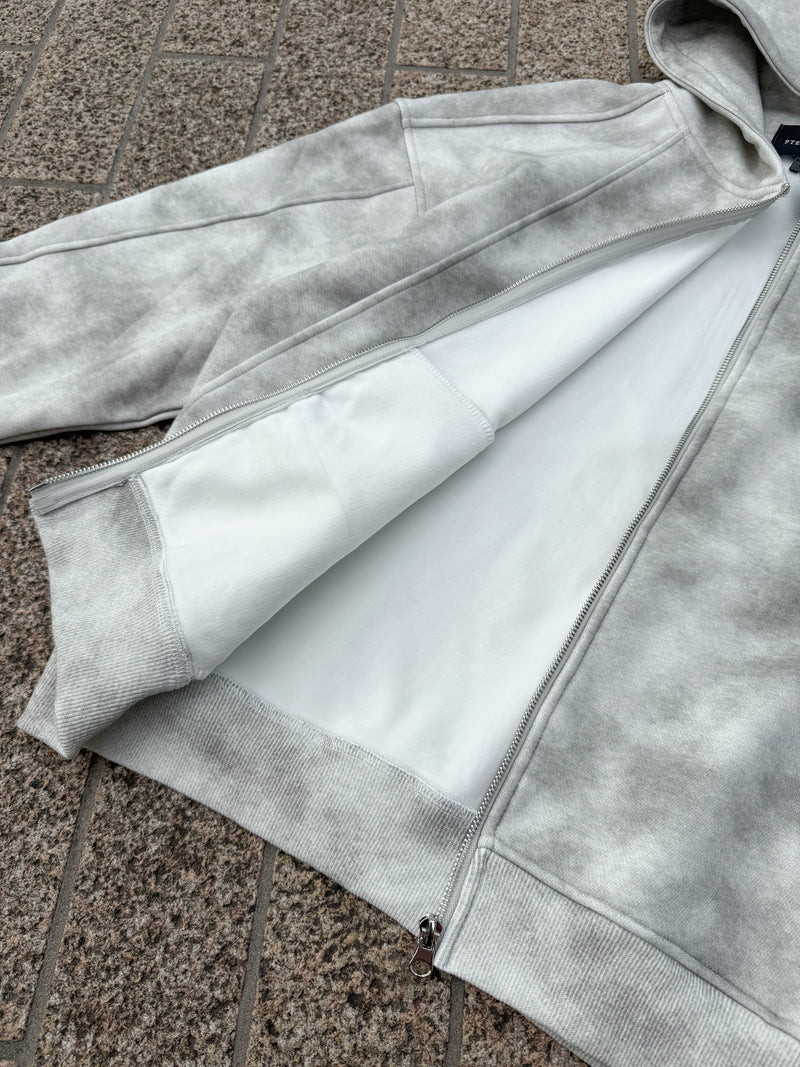 DAMAGED PATCH WHITE SKINNY DENIM: Damaged patch white skinny denim