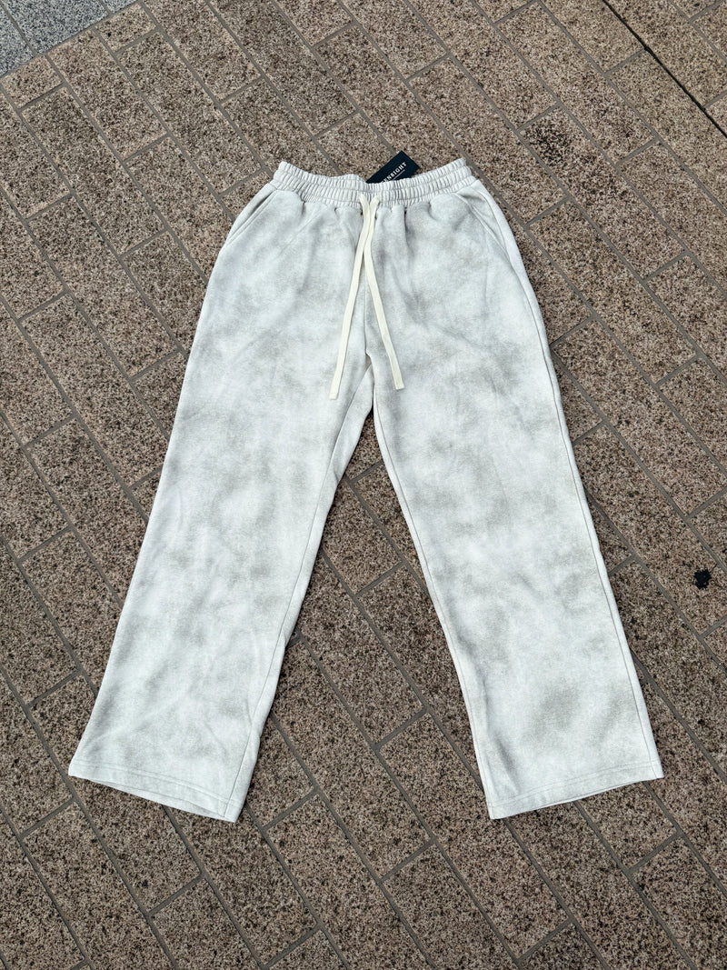 DAMAGED PATCH WHITE SKINNY DENIM: Damaged patch white skinny denim