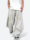 DAMAGED PATCH WHITE SKINNY DENIM: Damaged patch white skinny denim