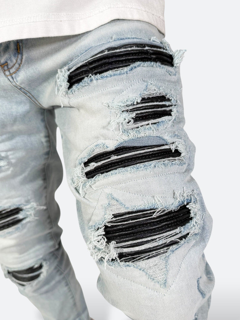 DAMAGED PATCH WHITE SKINNY DENIM: Damaged patch white skinny denim