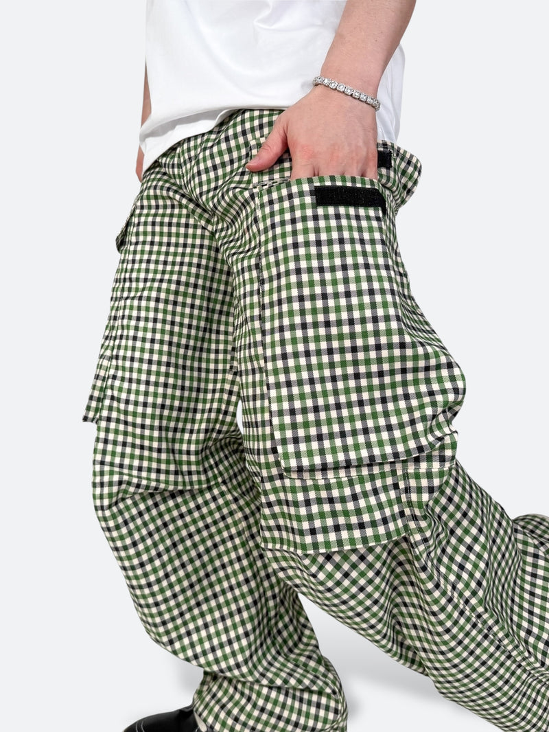 DAMAGED PATCH WHITE SKINNY DENIM: Damaged patch white skinny denim