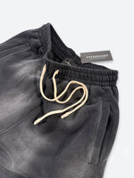 DAMAGED PATCH WHITE SKINNY DENIM: Damaged patch white skinny denim