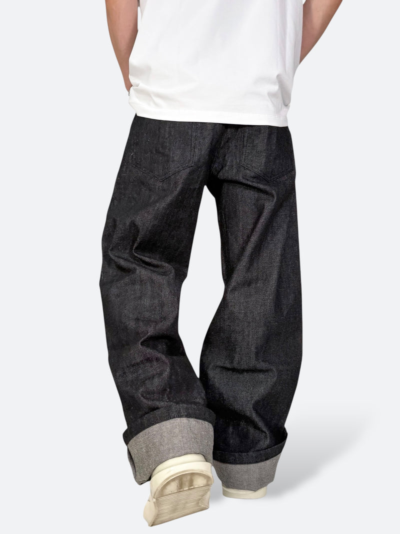 DAMAGED PATCH WHITE SKINNY DENIM: Damaged patch white skinny denim