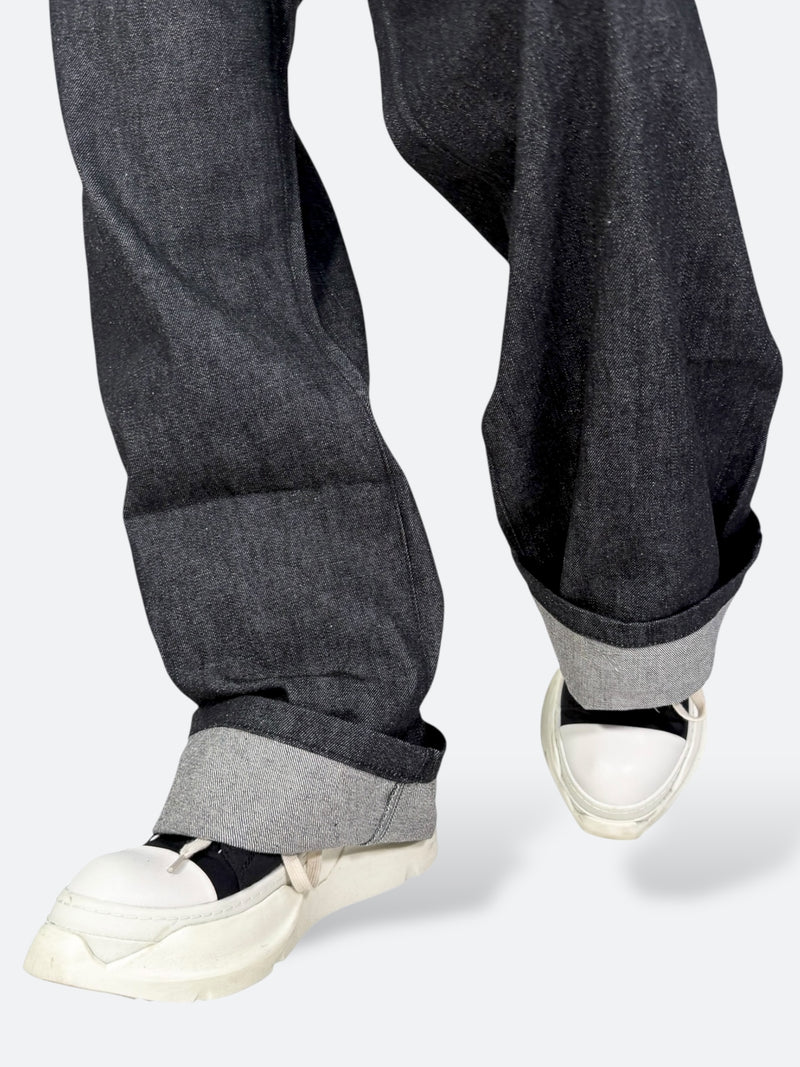 DAMAGED PATCH WHITE SKINNY DENIM: Damaged patch white skinny denim