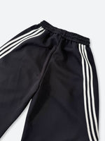 DAMAGED PATCH WHITE SKINNY DENIM: Damaged patch white skinny denim