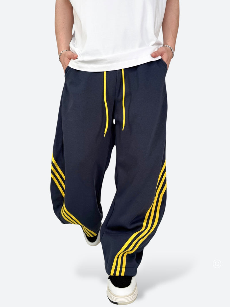 DAMAGED PATCH WHITE SKINNY DENIM: Damaged patch white skinny denim