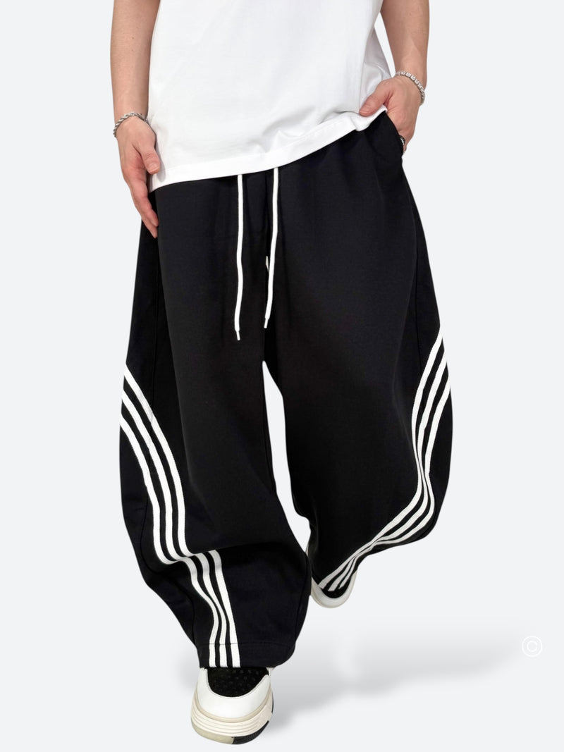 DAMAGED PATCH WHITE SKINNY DENIM: Damaged patch white skinny denim